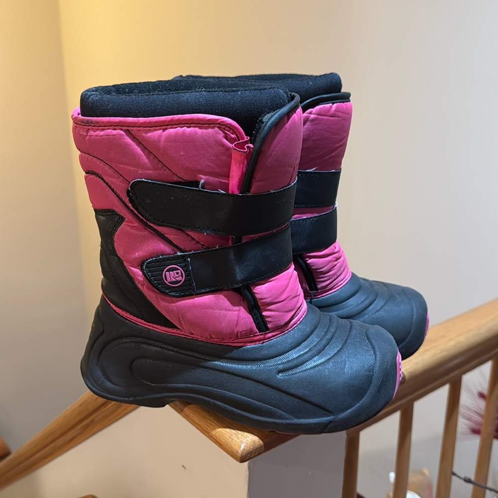 Rugged Outback Snow Boots for Girl Size 2